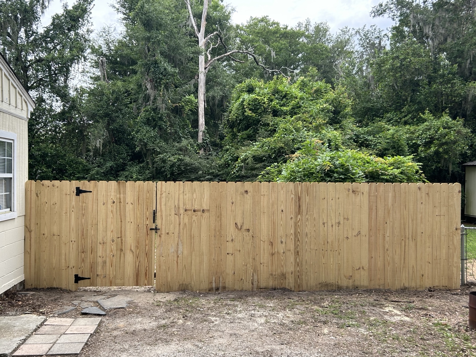 Wood privacy fence